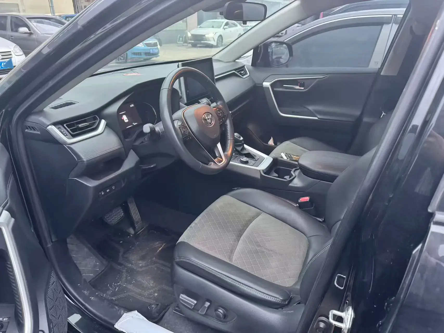 2022 TOYOTA RAV4 thumbnail 2