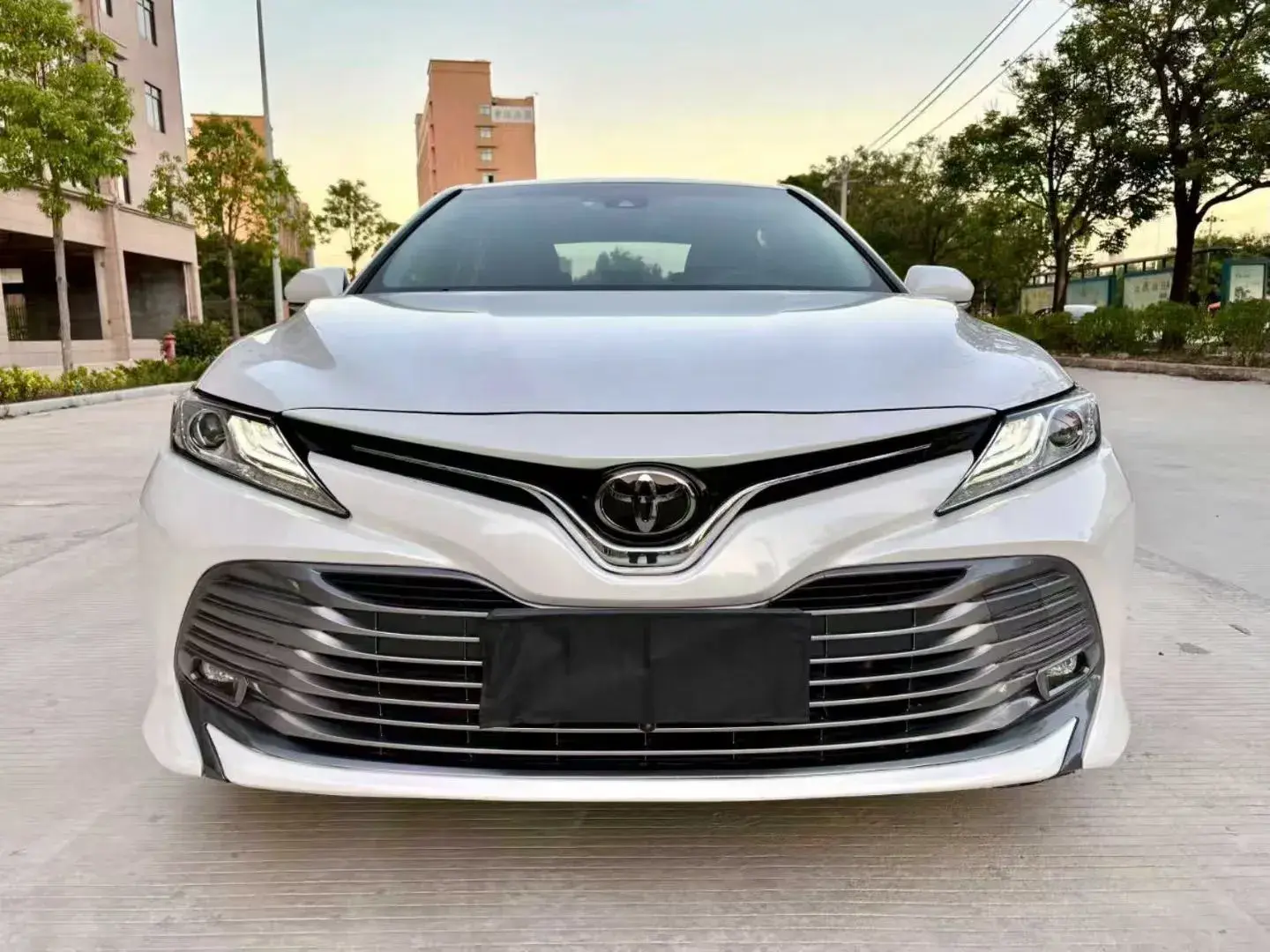 2019 TOYOTA CAMRY thumbnail 2