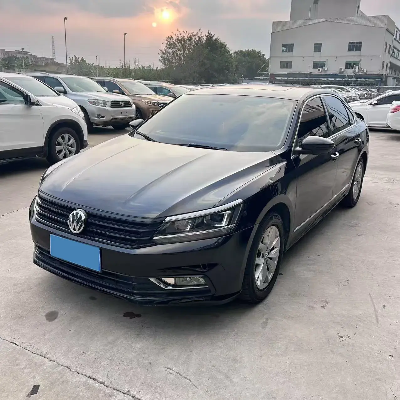 2015 VOLKSWAGEN PASSAT view 1