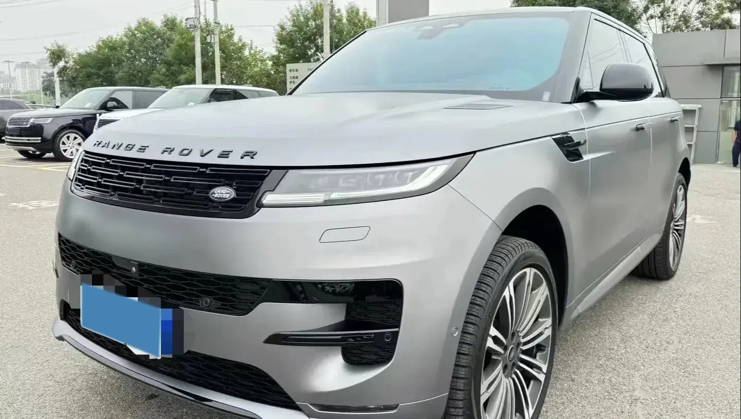 2023 LAND ROVER view 1