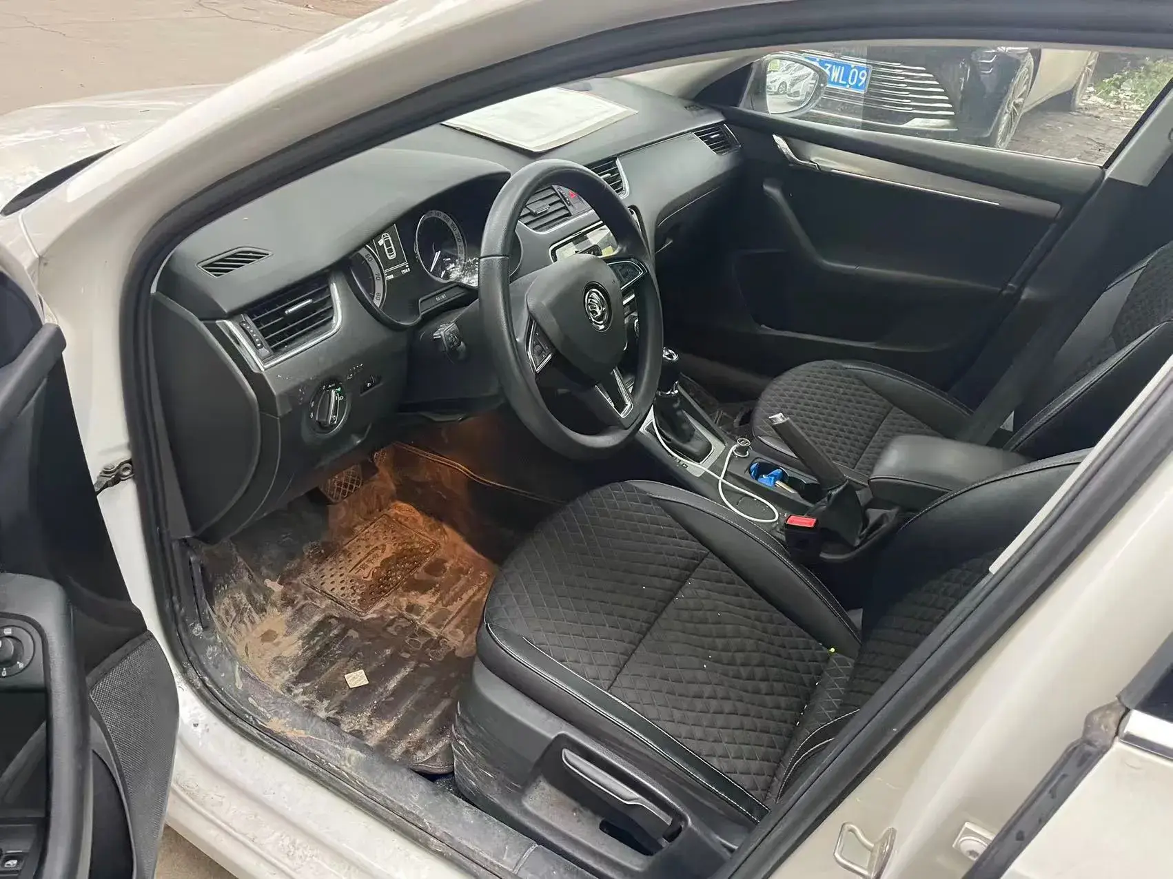 2019 SKODA OCTAVIA thumbnail 3