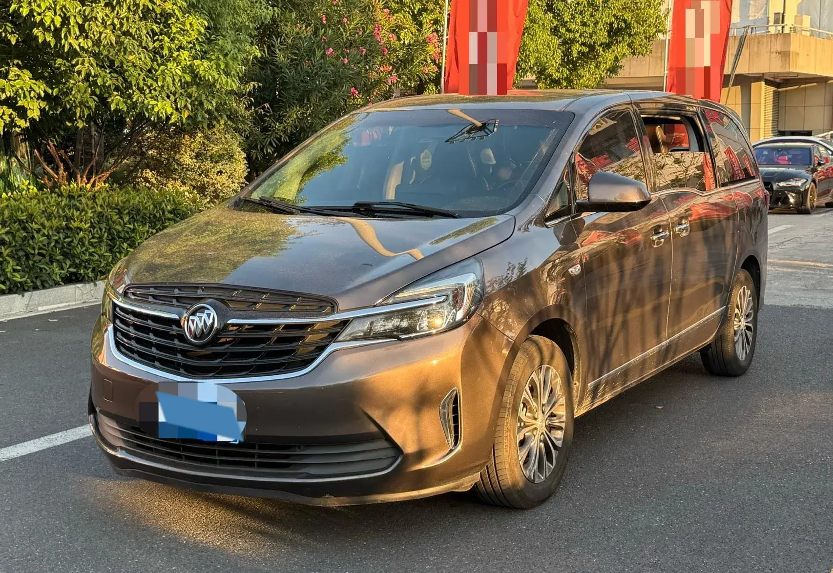 2021 BUICK GL8 view 1