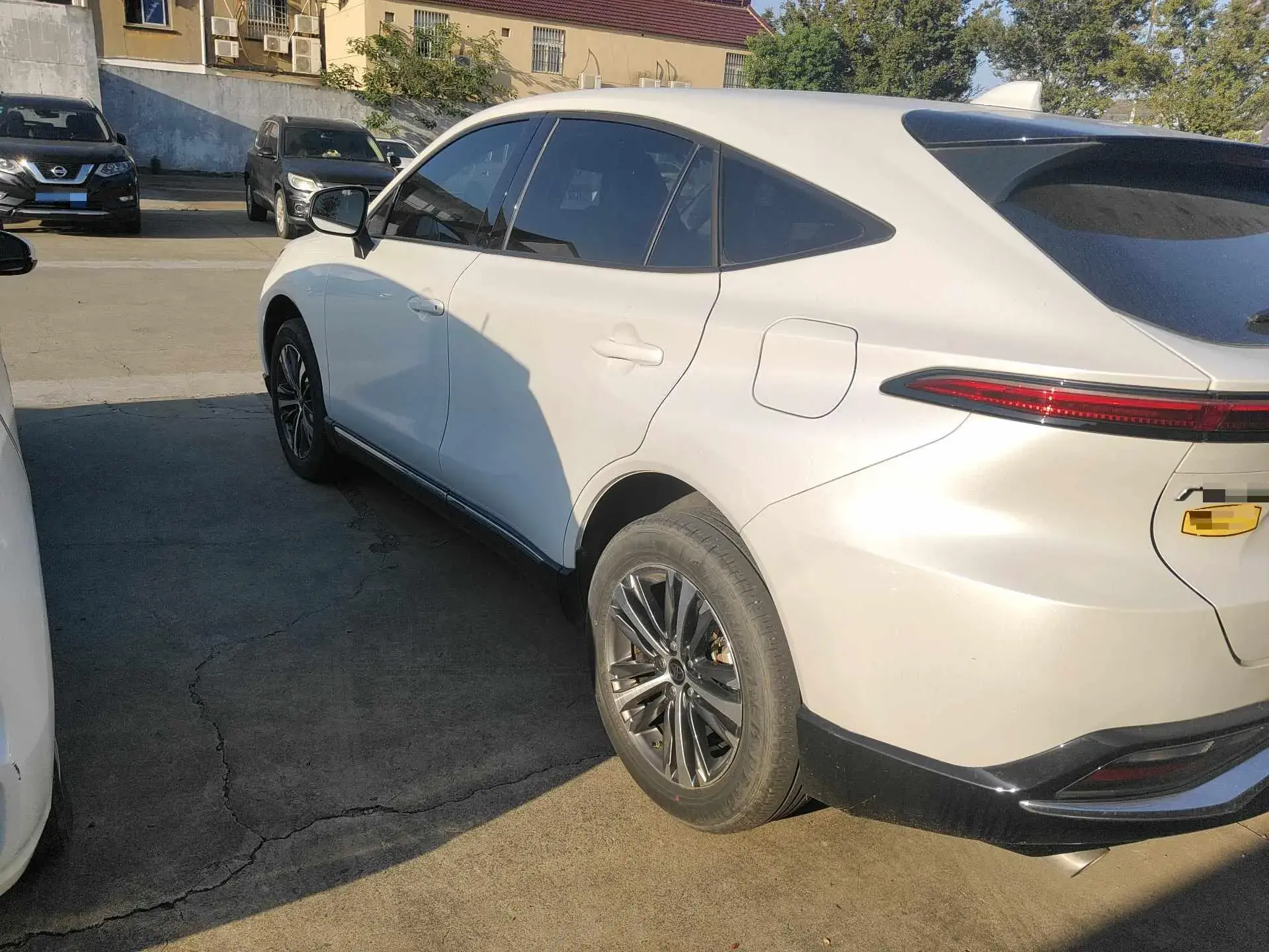 2022 TOYOTA VENZA thumbnail 2