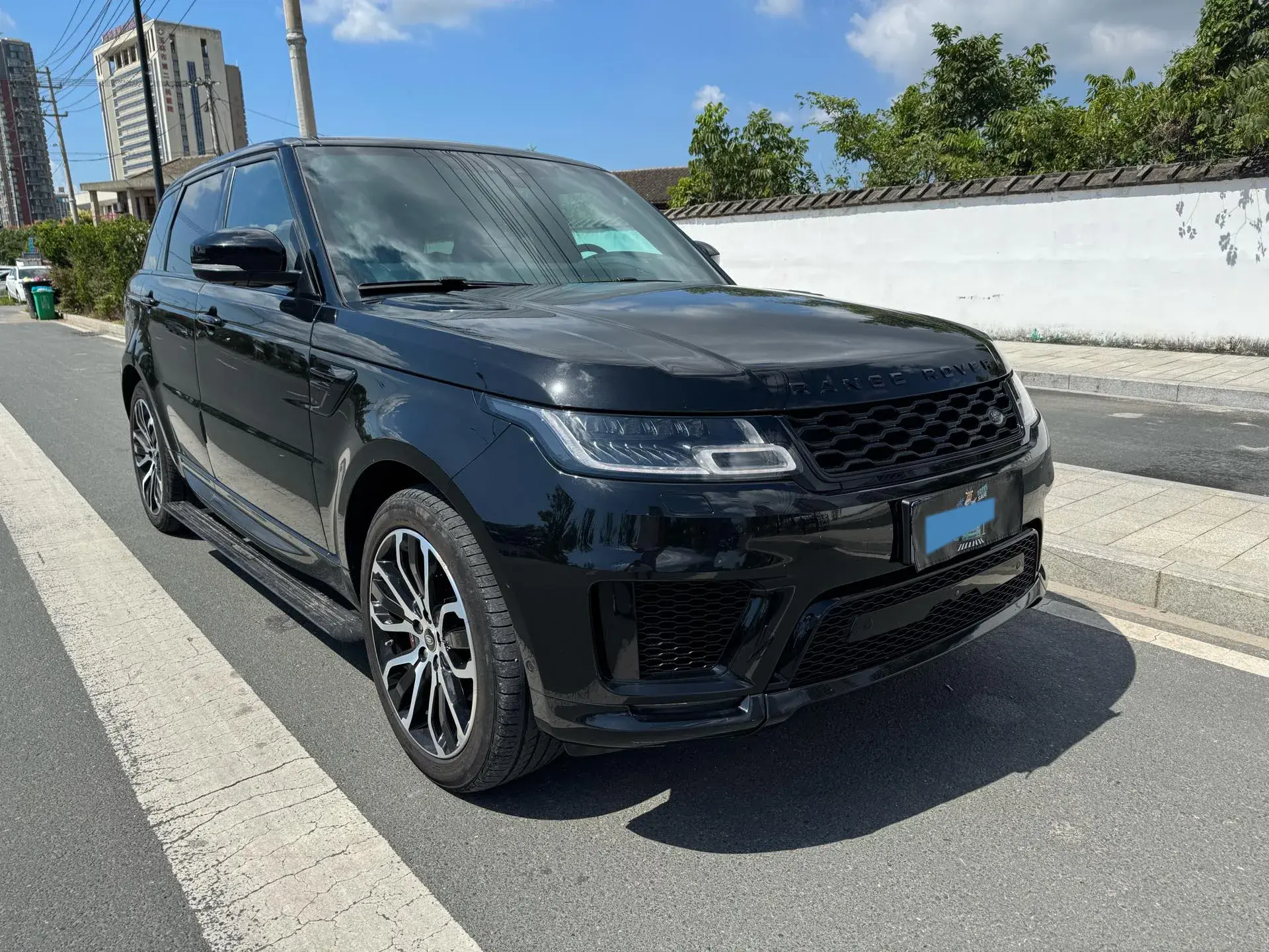 2021 LAND ROVER thumbnail 3