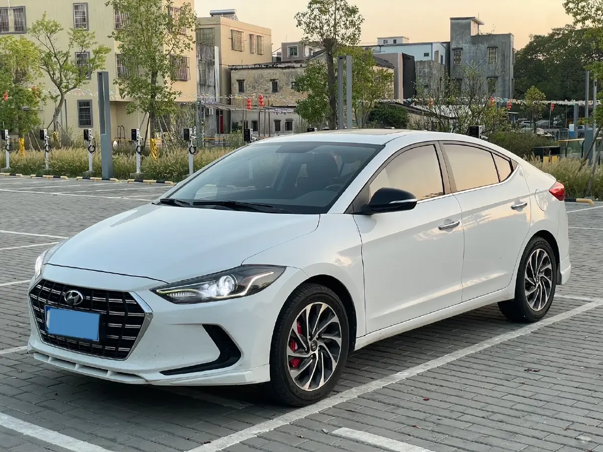 2020 Hyundai Elantra 1.5L 115HP L4 CVT