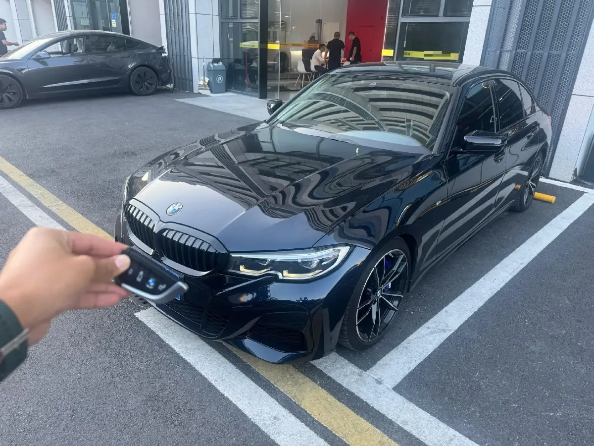 2022 BMW 3 Series 2.0T 184HP L4 8AT