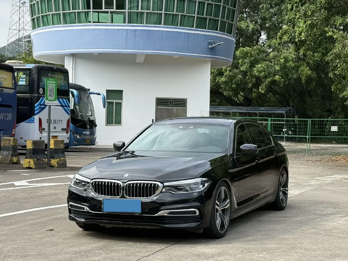 2020 BMW 5 Series 2.0T 184HP L4 8AT PHEV 13KWH