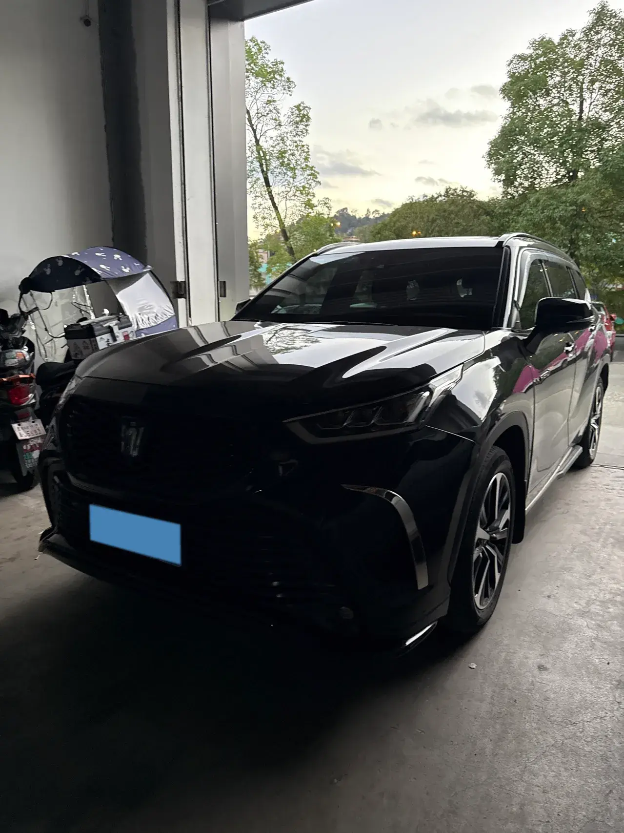 2021 TOYOTA CROWN view 1