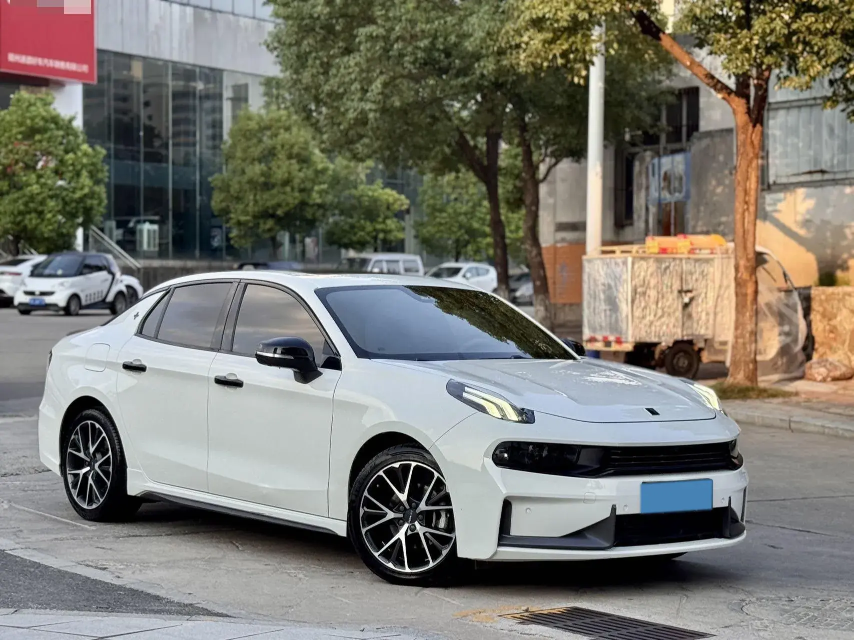 2021 LYNK&CO 03 thumbnail 3