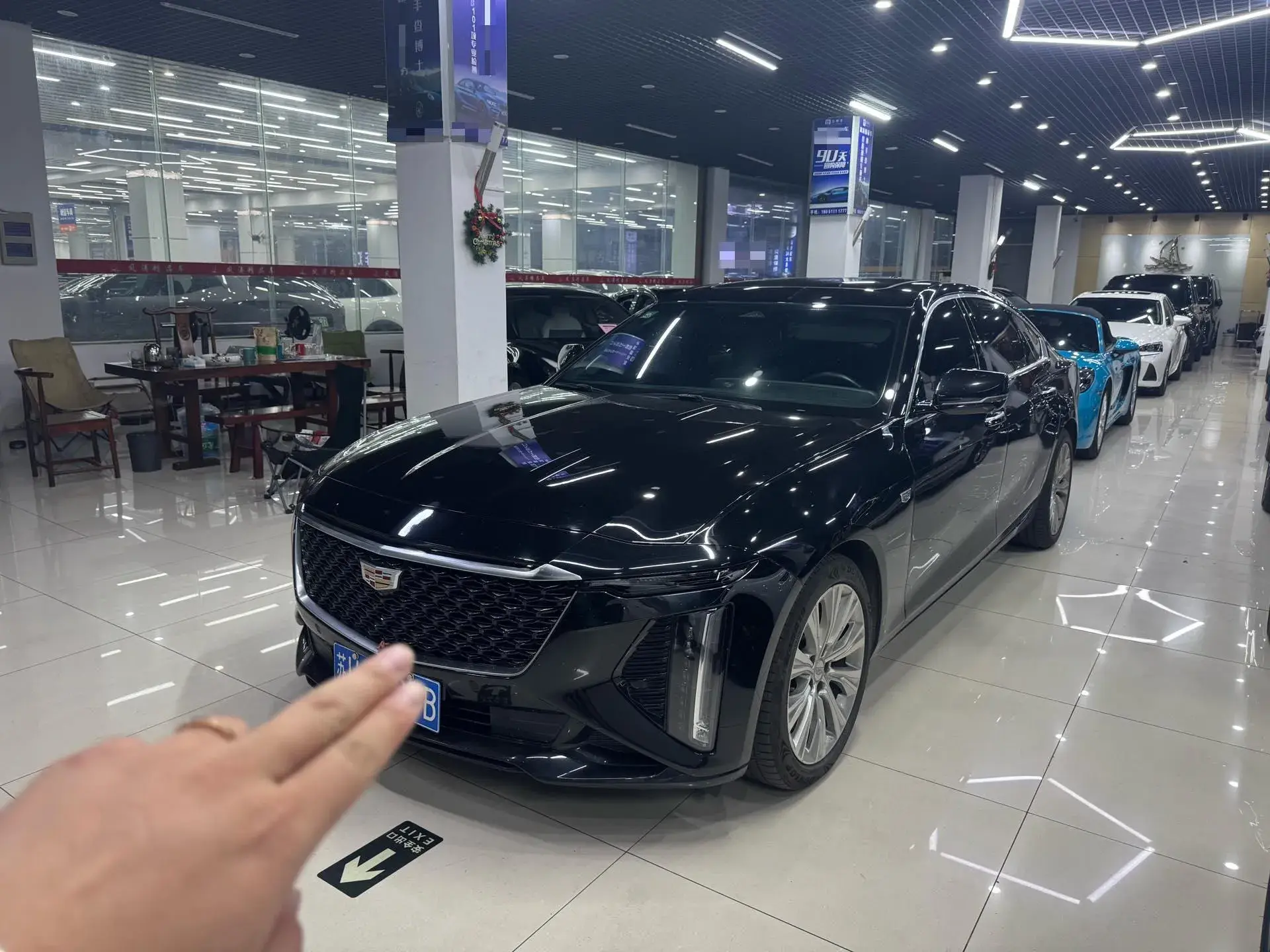 2023 CADILLAC CT6 view 1