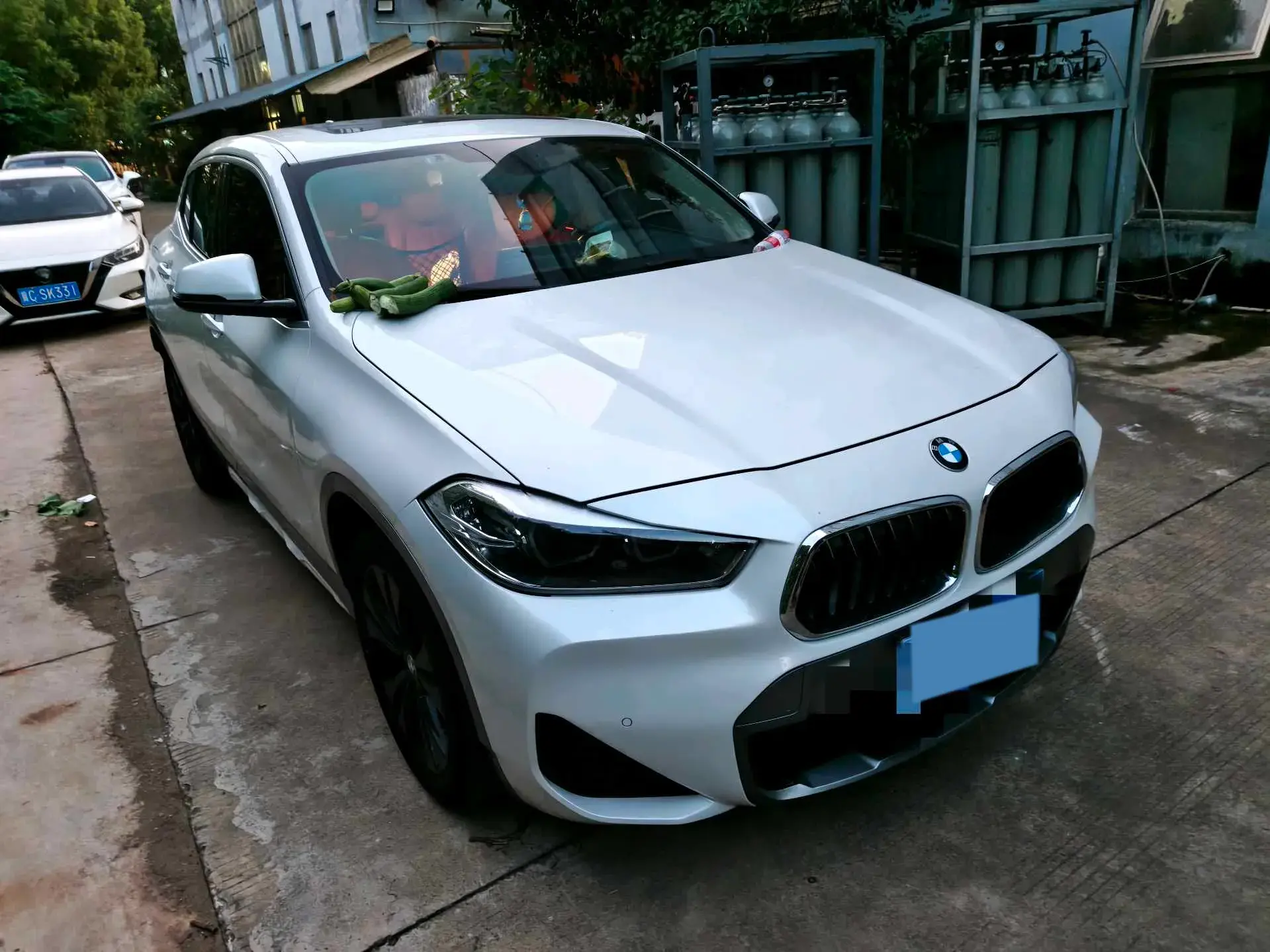 2022 BMW X2 thumbnail 2
