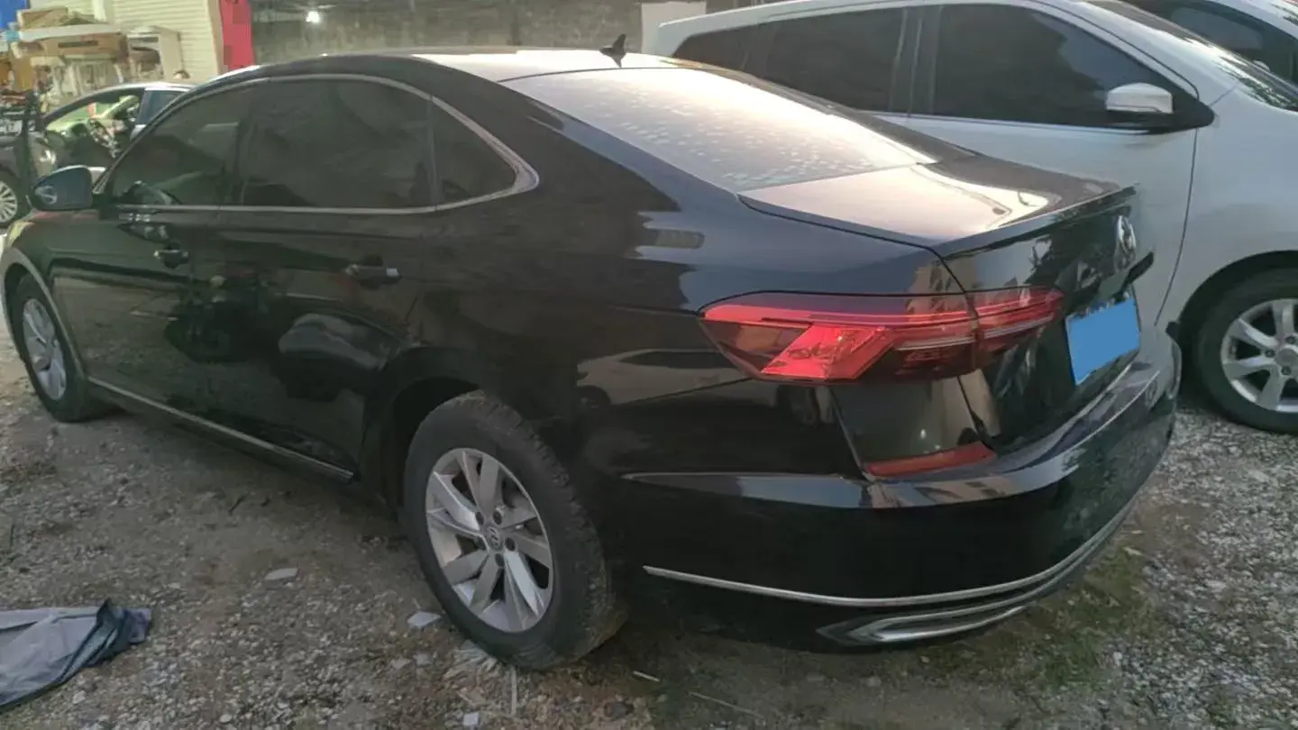 2019 VOLKSWAGEN PASSAT thumbnail 2