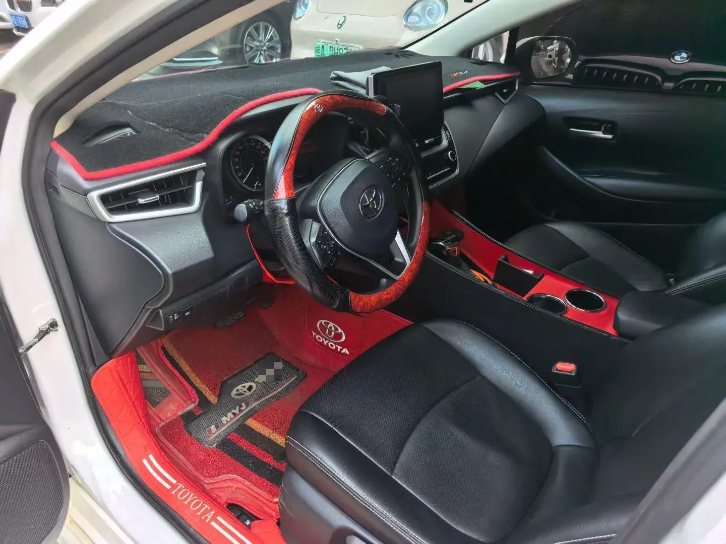 2019 TOYOTA COROLLA thumbnail 2