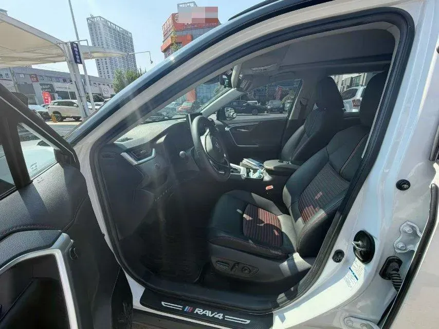 2021 Toyota RAV4 Hybird E+ 2.5L 180HP L4 E-CVT PHEV 15.984KWH,autocango,china used car exporter,china ev exporter,chinese used car exporter,chinese used ev exporter