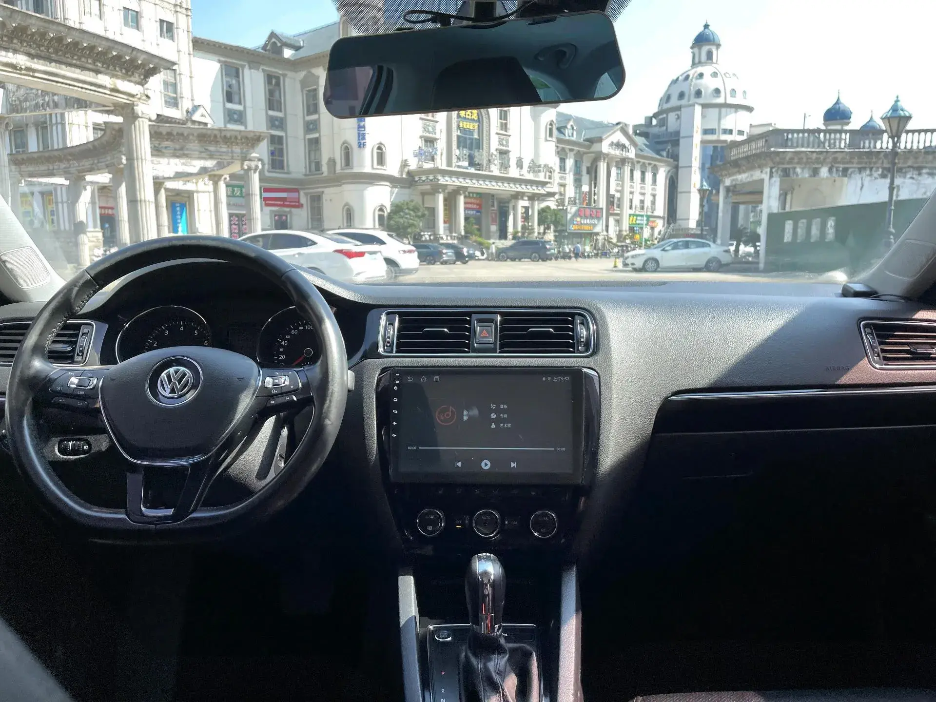 2018 VOLKSWAGEN SAGITAR thumbnail 4