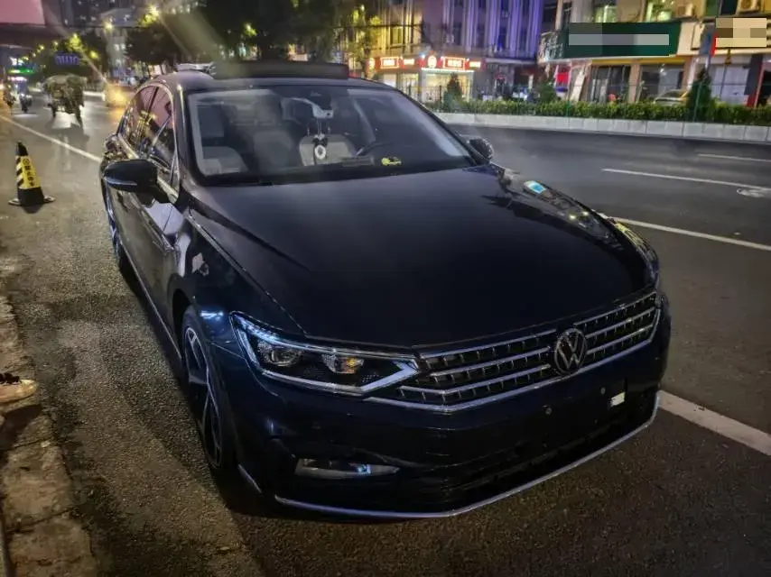 2023 VOLKSWAGEN MAGOTAN thumbnail 2