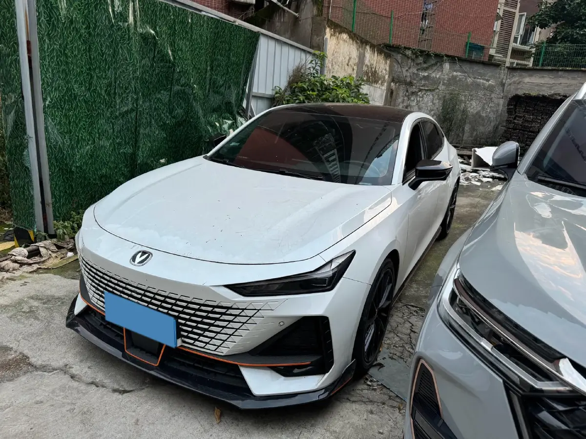 2022 ChangAn UNI-V 1.5T 188HP L4 7DCT