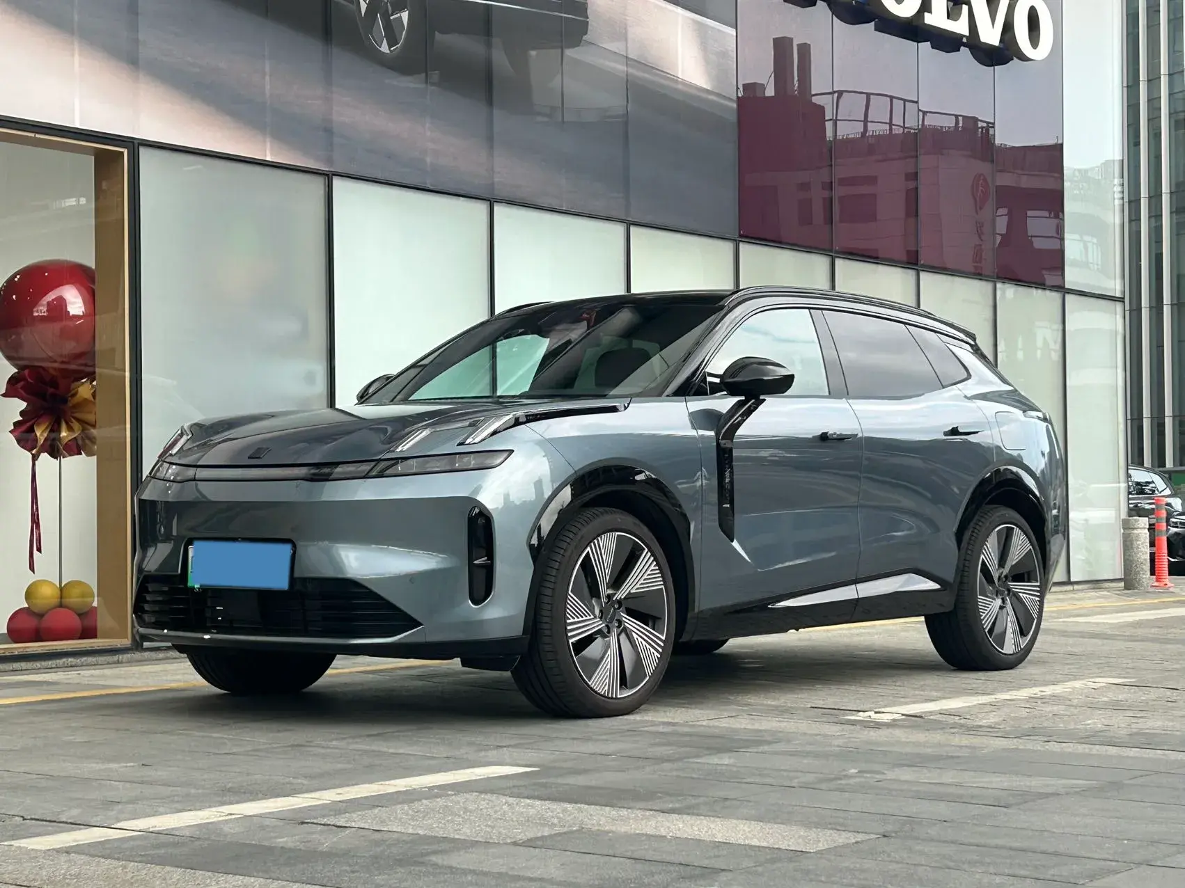 2025 LYNK&CO 08 view 1