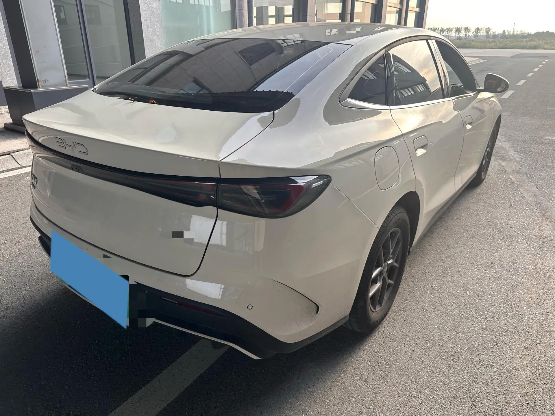 2024 BYD SEAL thumbnail 3