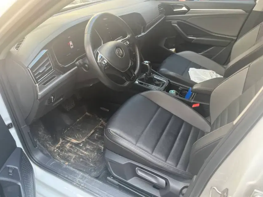 2022 VOLKSWAGEN SAGITAR thumbnail 4