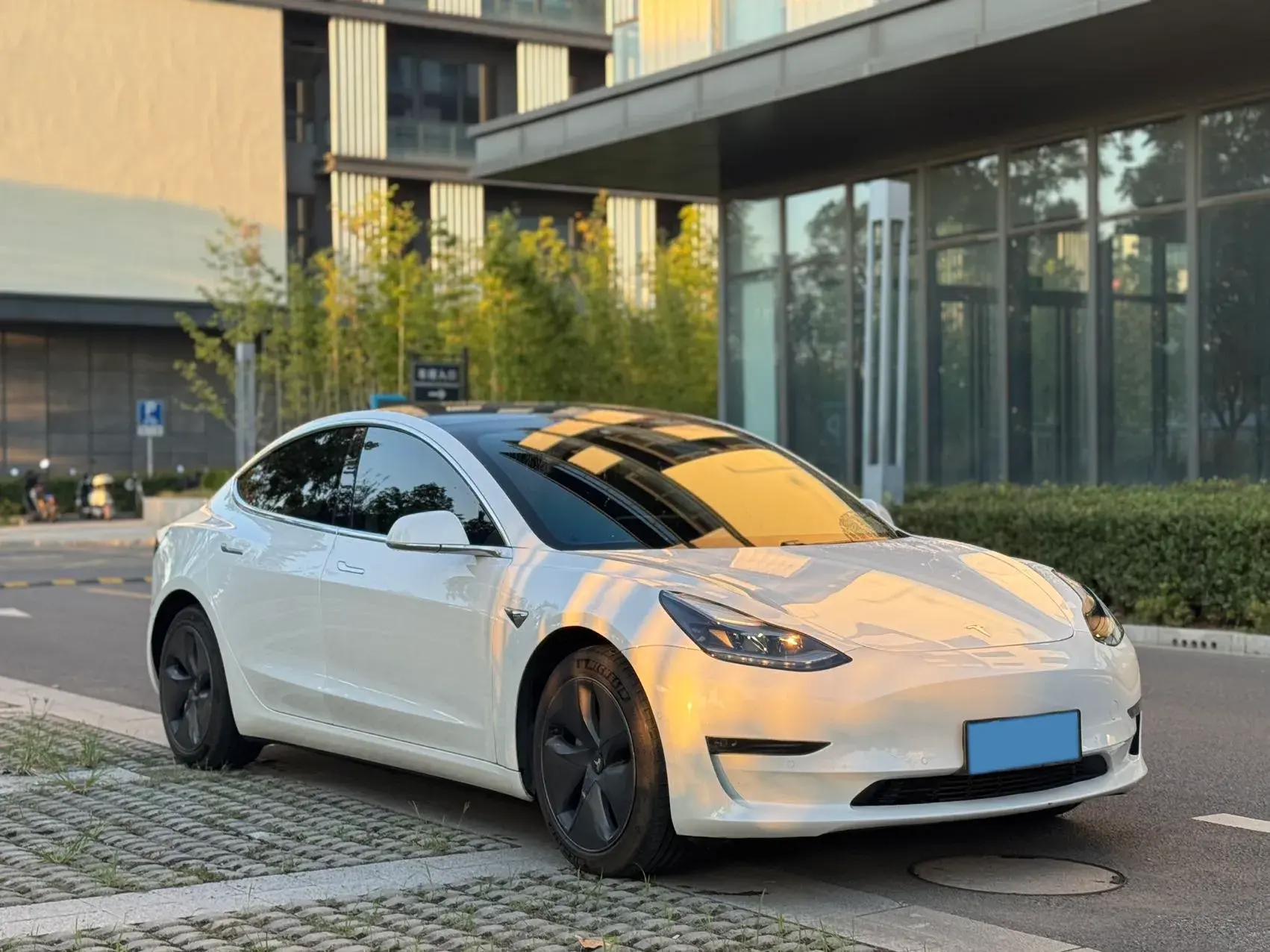 2020 TESLA MODEL thumbnail 3