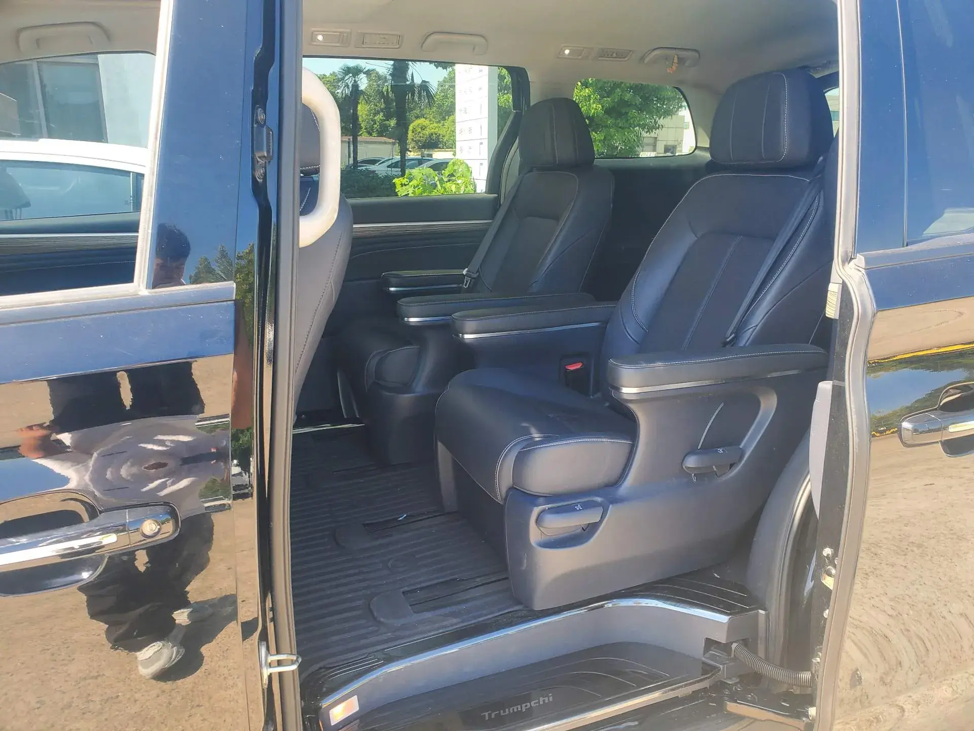 2021 GAC TRUMPCHI thumbnail 4