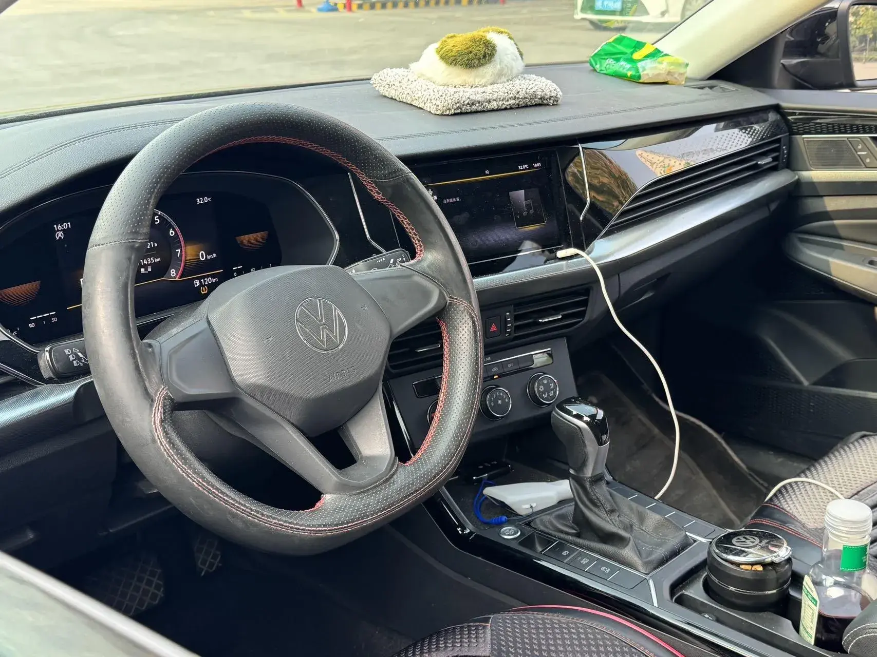 2022 VOLKSWAGEN PASSAT thumbnail 3