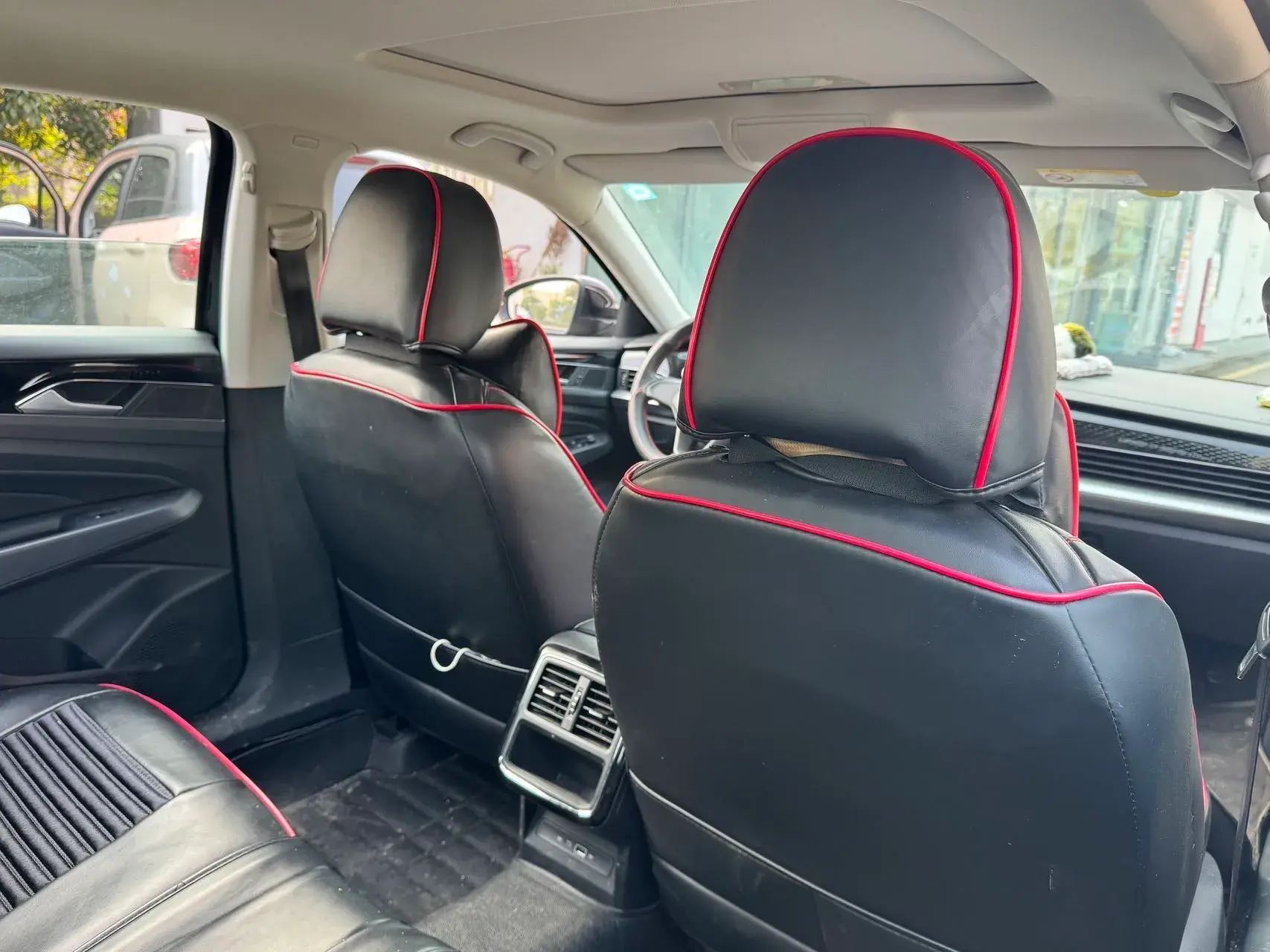 2022 VOLKSWAGEN PASSAT thumbnail 4