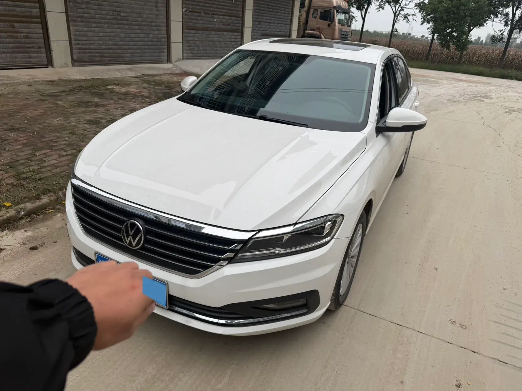 2021 VOLKSWAGEN LAVIDA view 1