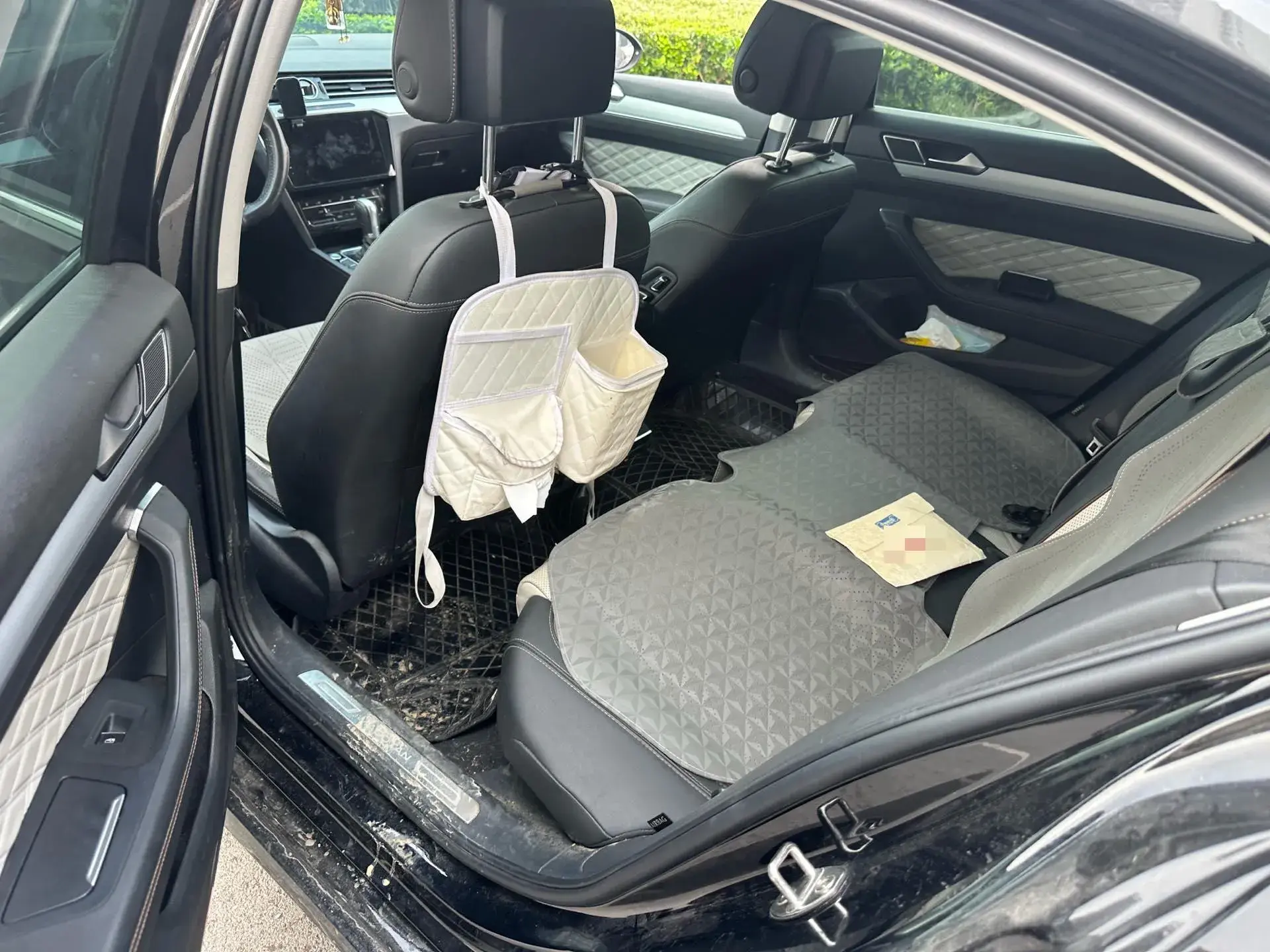 2023 VOLKSWAGEN MAGOTAN thumbnail 3