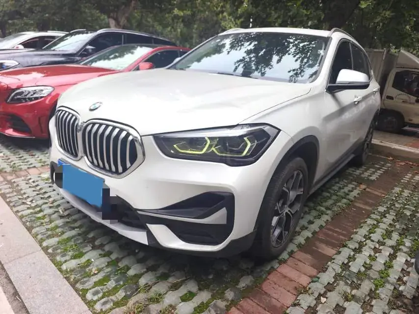 2022 BMW X1 view 1