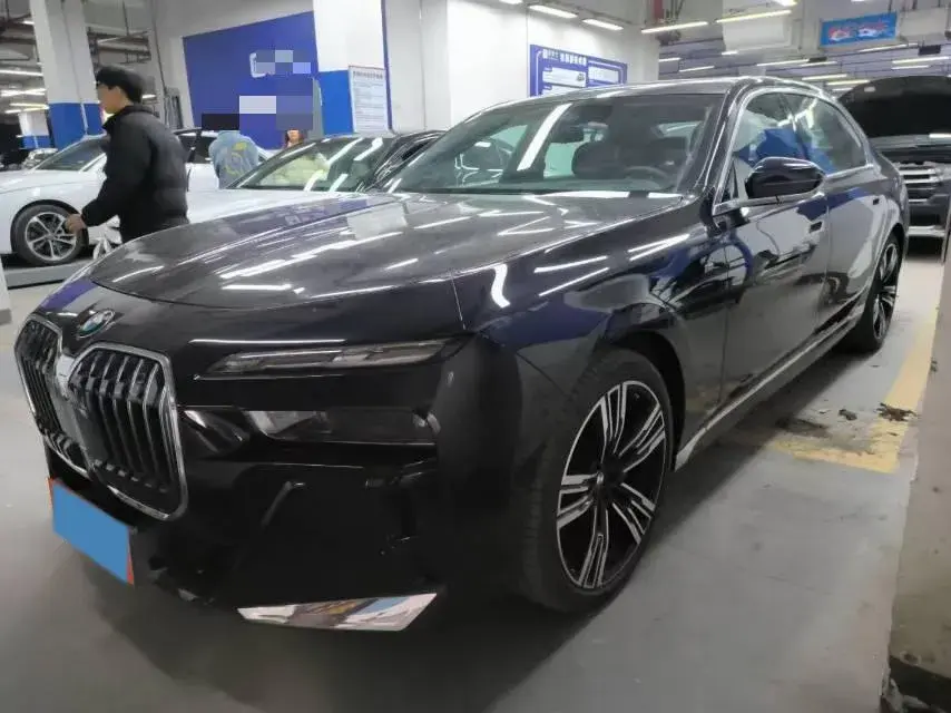 2023 BMW 7 Series 3.0T 381HP L6 8AT