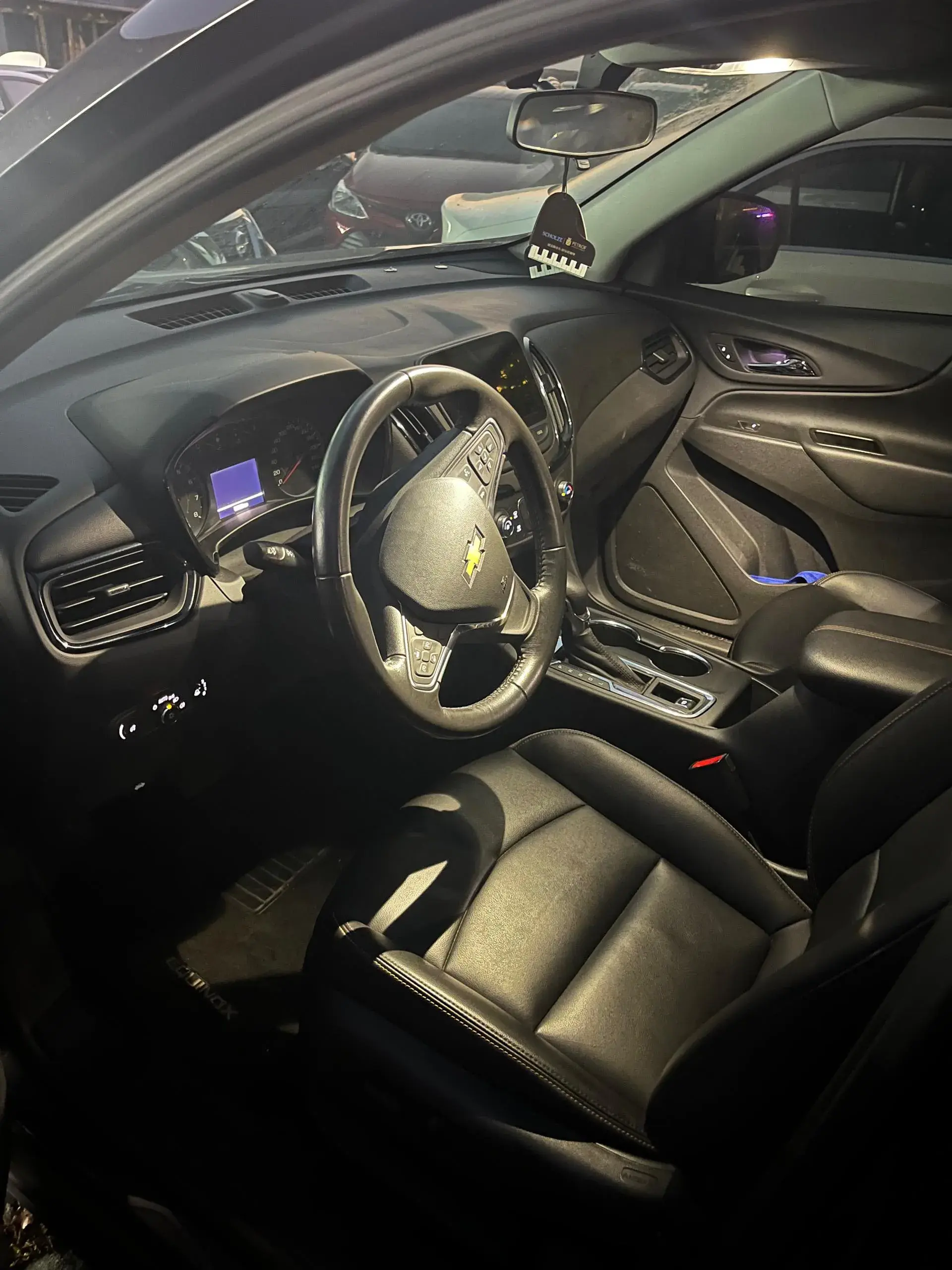 2021 CHEVROLET EQUINOX thumbnail 4