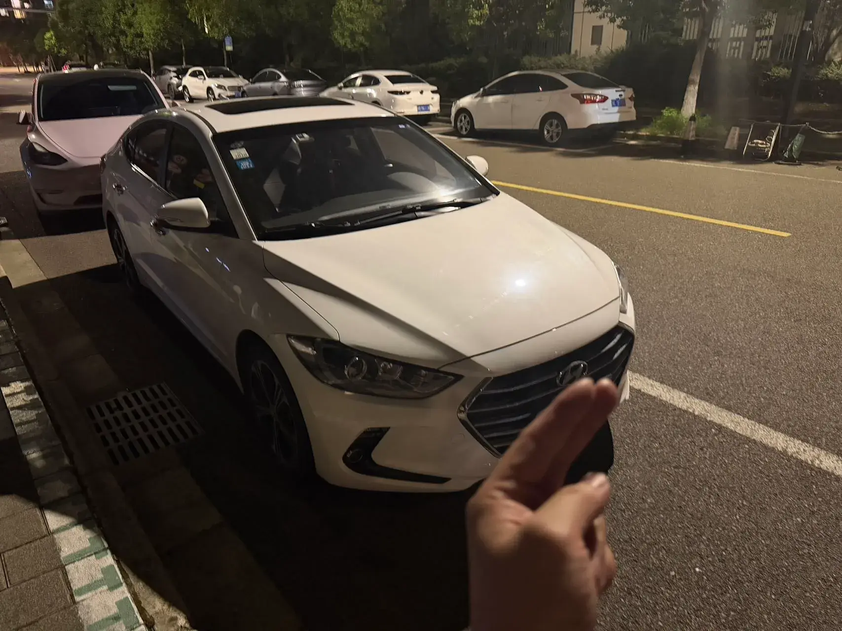 2018 HYUNDAI ELANTRA thumbnail 2