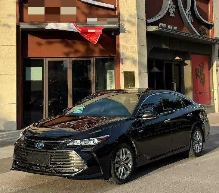 2023 TOYOTA AVALON view 1