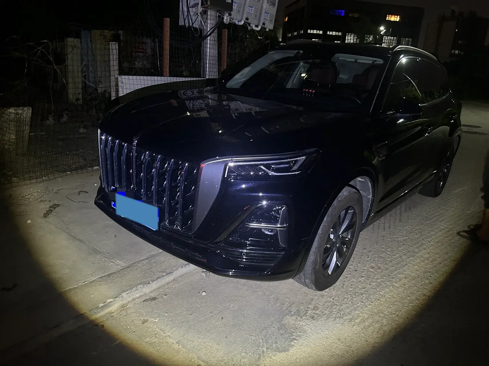 2023 HONGQI HS5 view 1