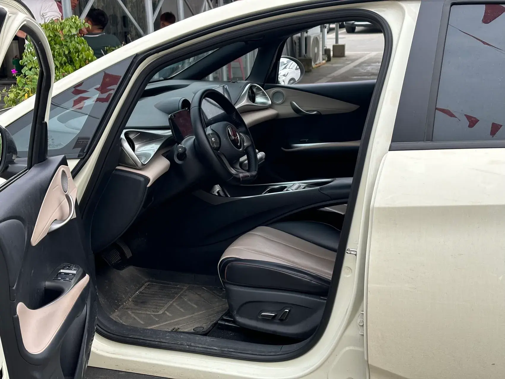 2023 BYD DOLPHIN thumbnail 4