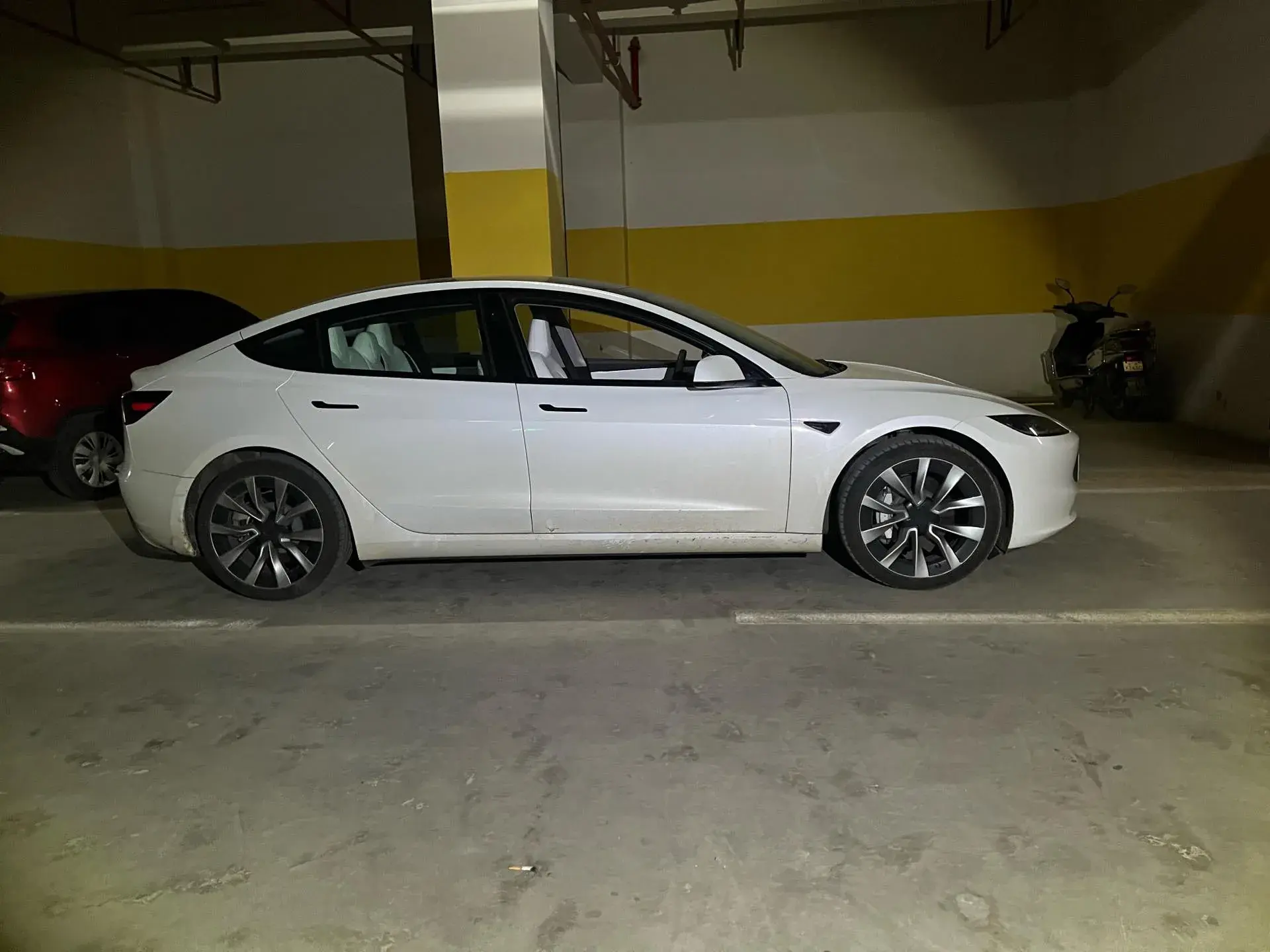 2023 TESLA MODEL thumbnail 4