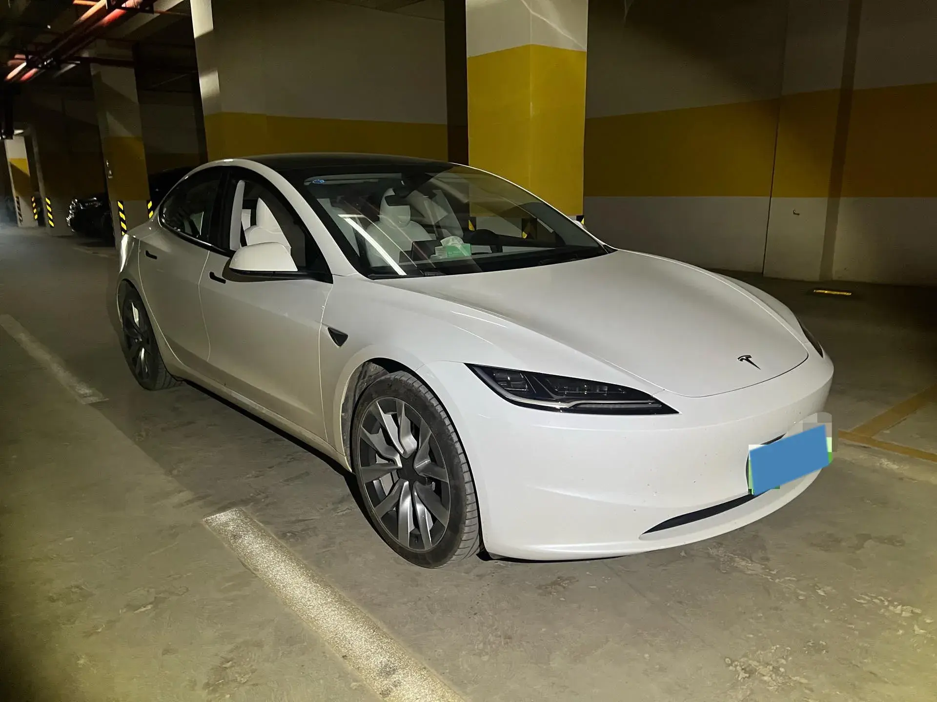 2023 TESLA MODEL thumbnail 3