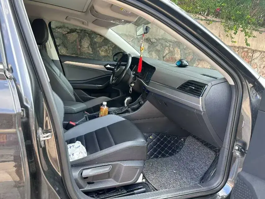 2019 VOLKSWAGEN SAGITAR thumbnail 4