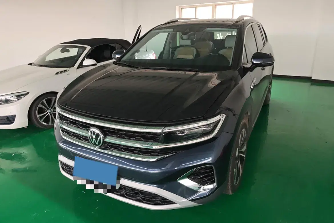 2021 VOLKSWAGEN TALAGON view 1
