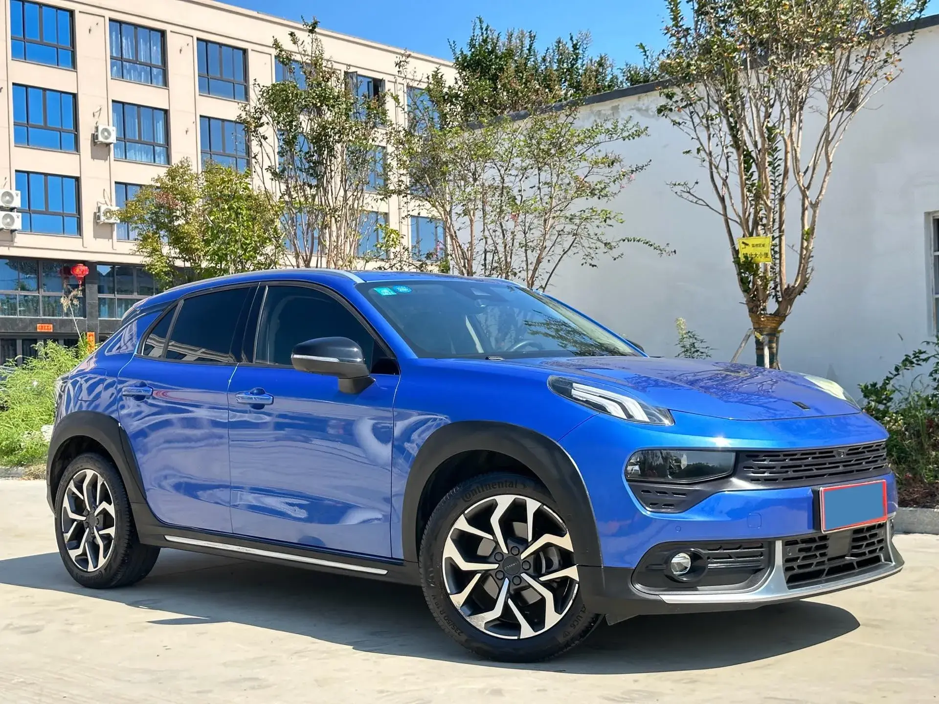 2019 LYNK&CO 02 thumbnail 3