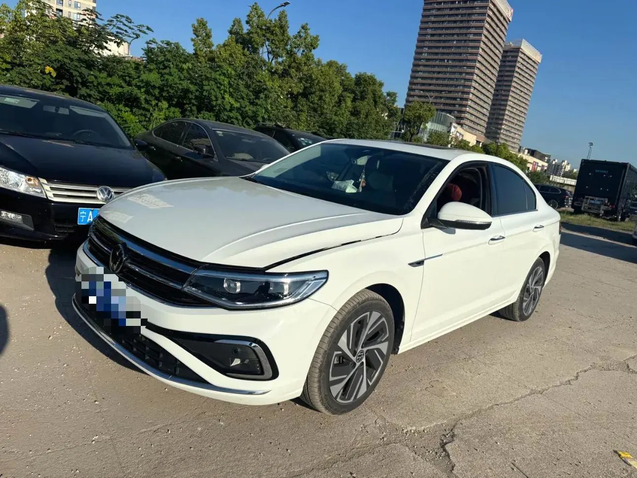 2023 VOLKSWAGEN BORA view 1