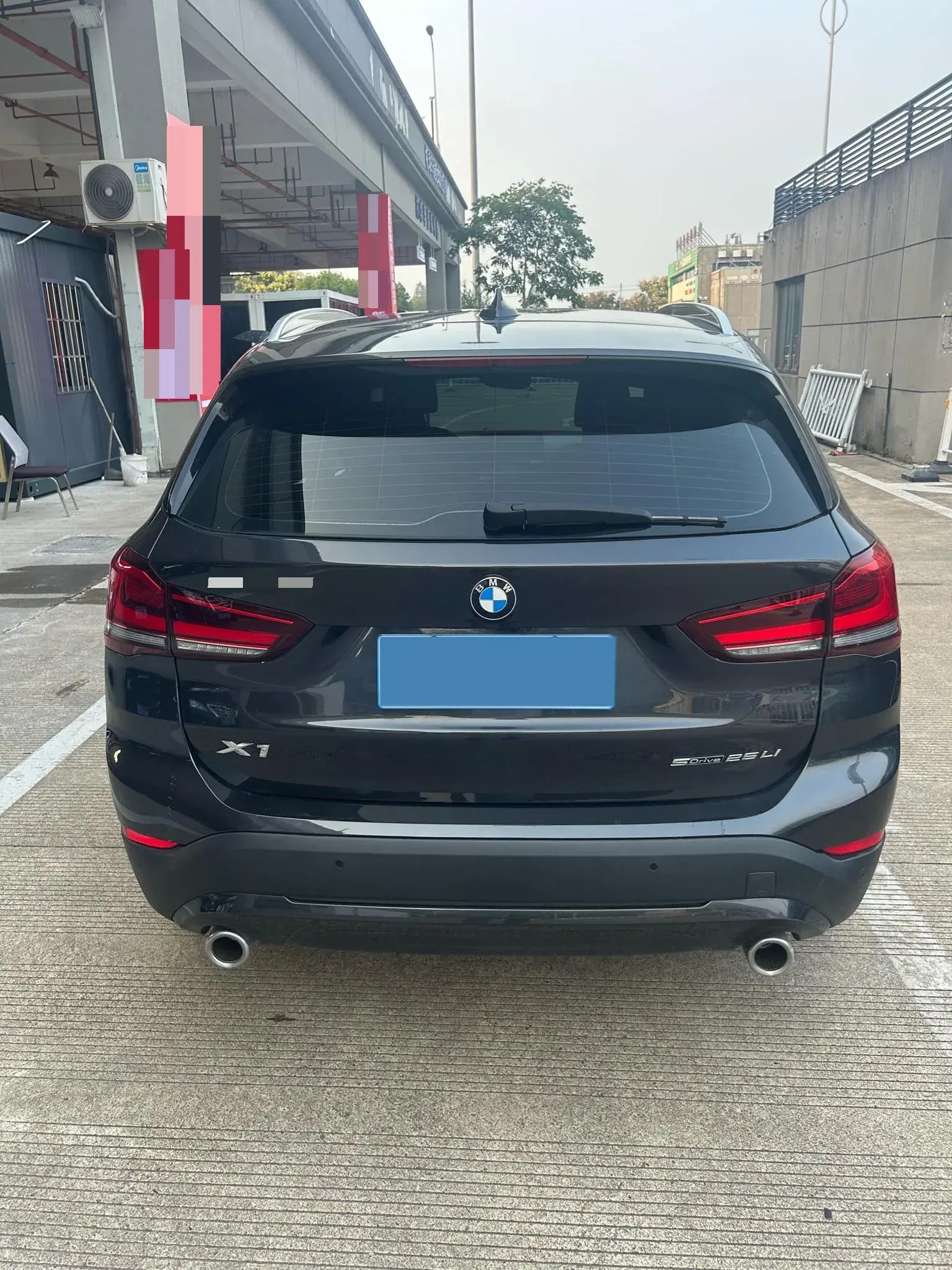 2022 BMW X1 thumbnail 4