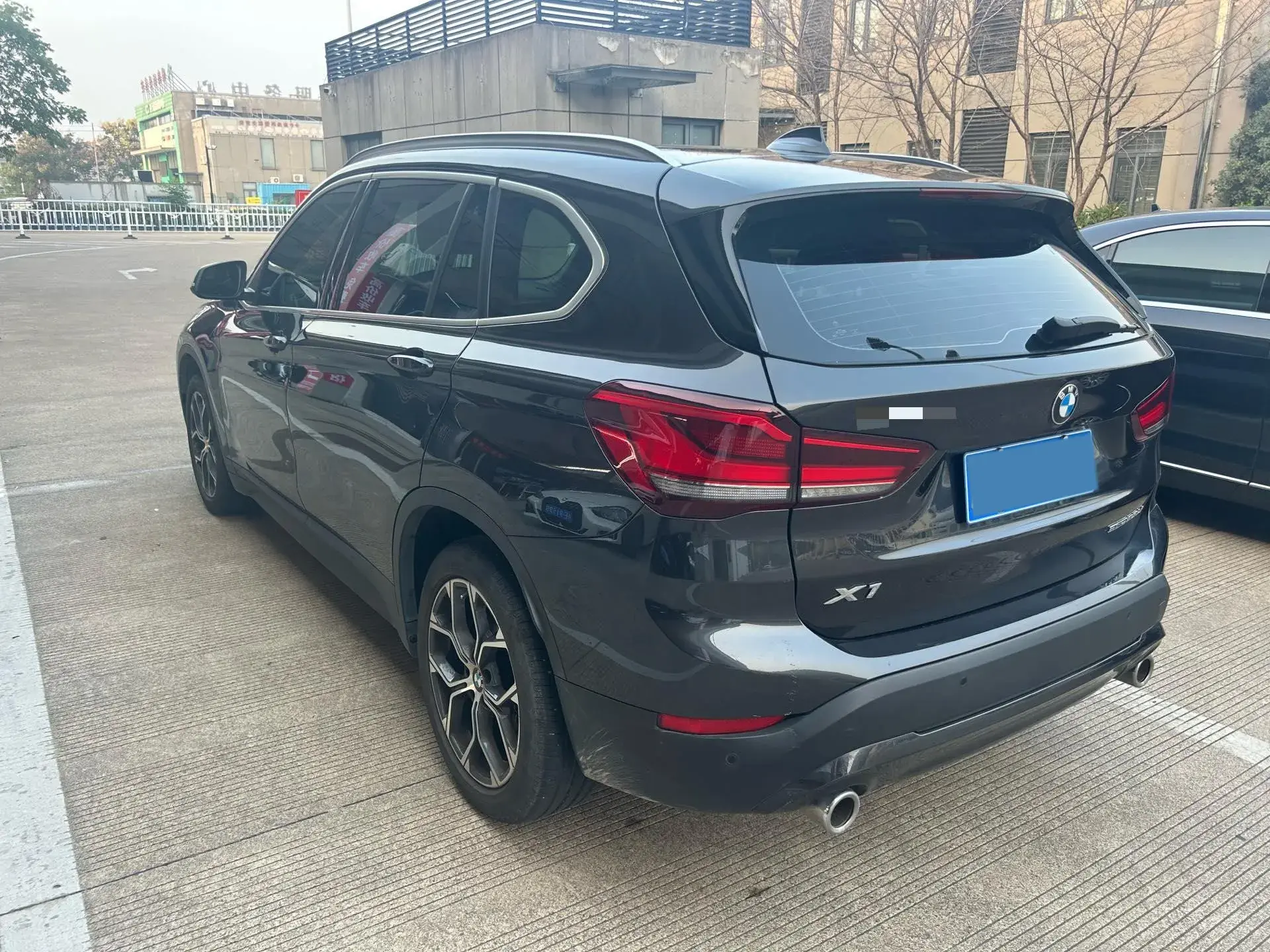 2022 BMW X1 thumbnail 3