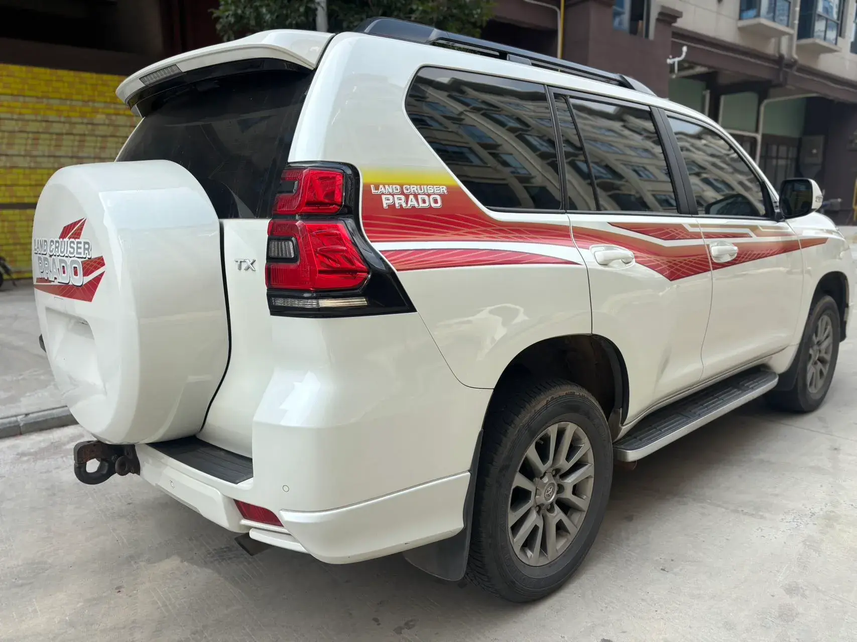 2019 TOYOTA LAND thumbnail 3