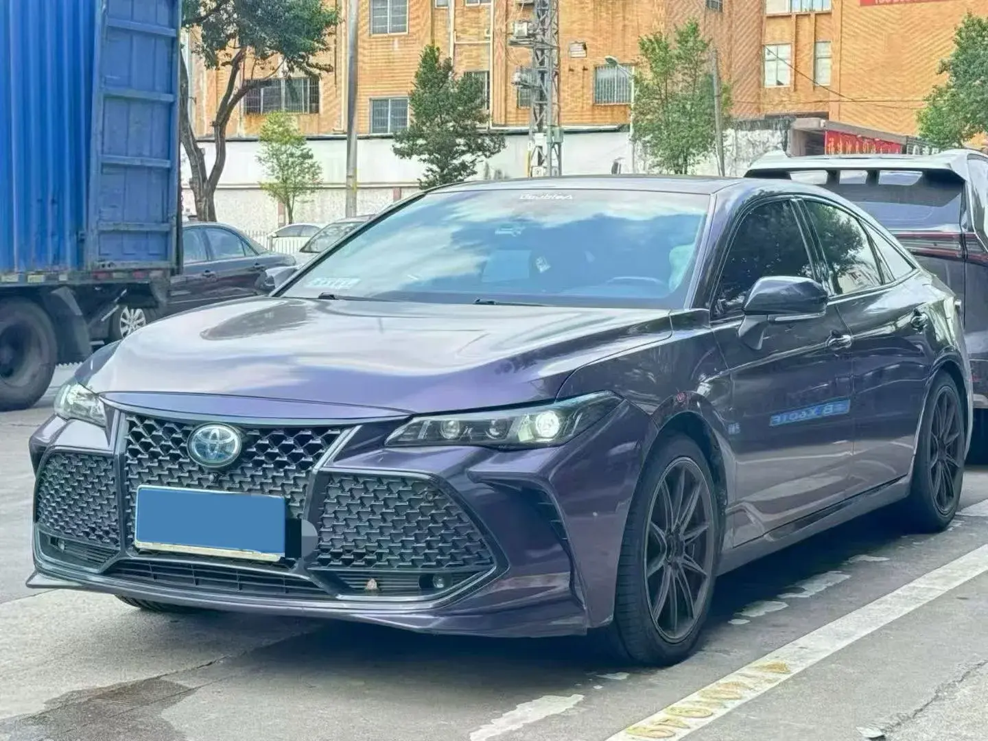 2019 TOYOTA AVALON view 1