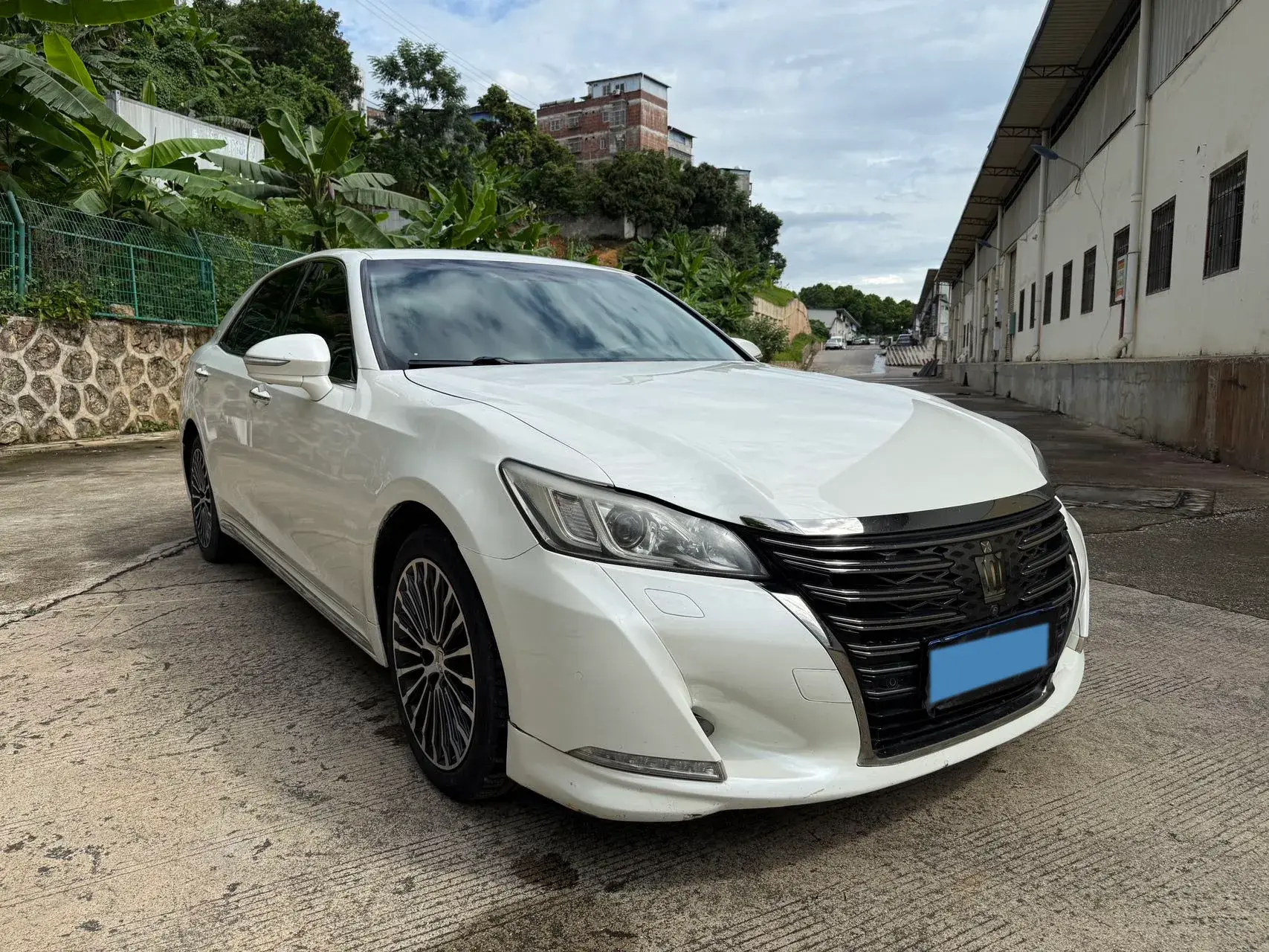 2018 TOYOTA CROWN thumbnail 3