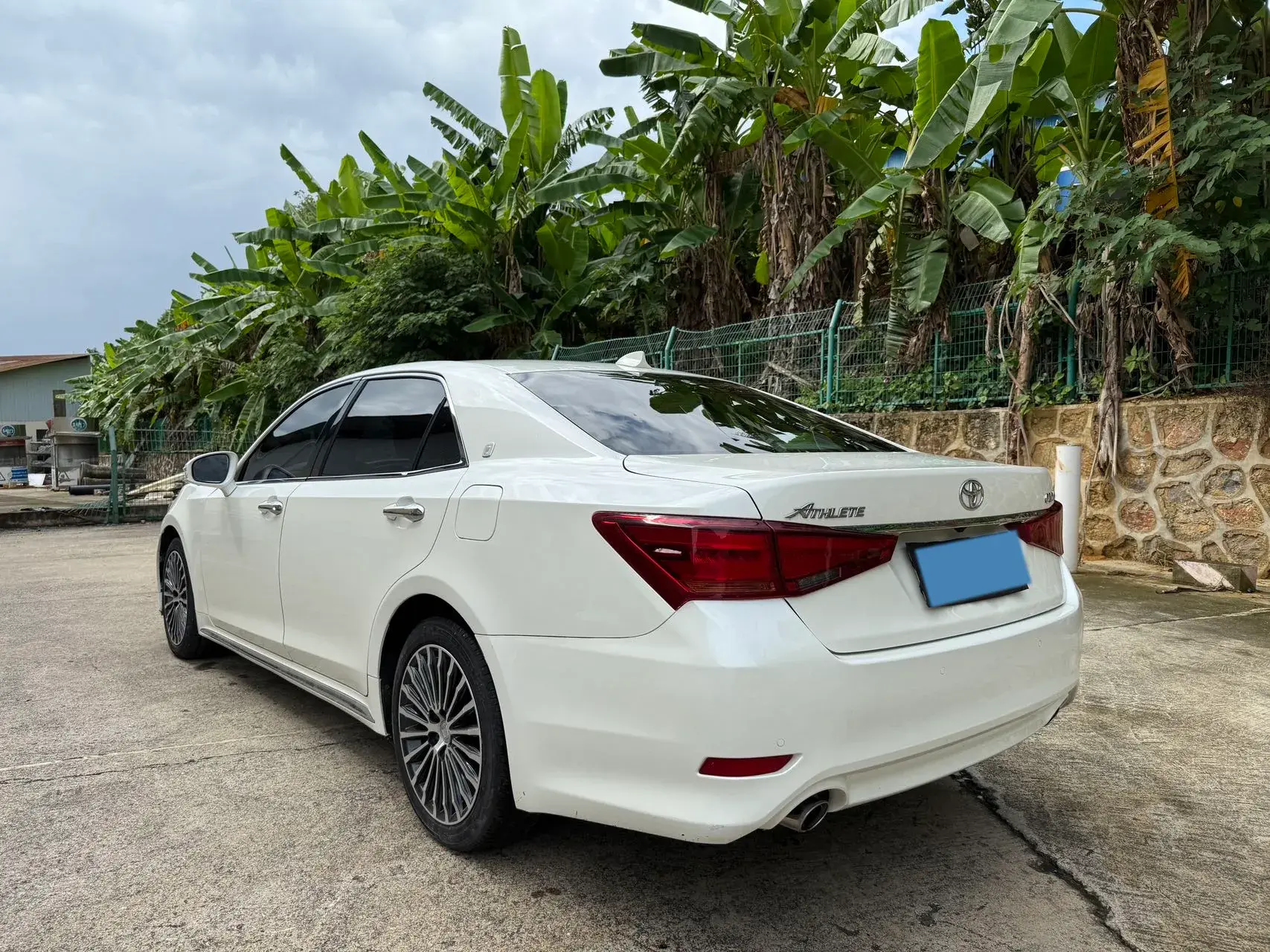 2018 TOYOTA CROWN thumbnail 4