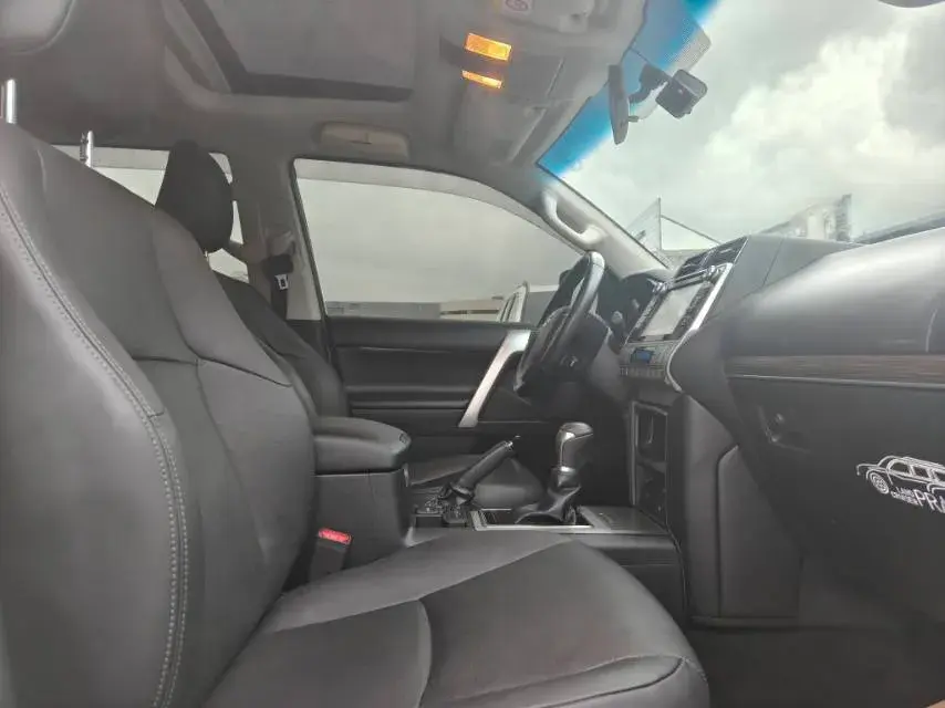 2019 TOYOTA LAND thumbnail 4